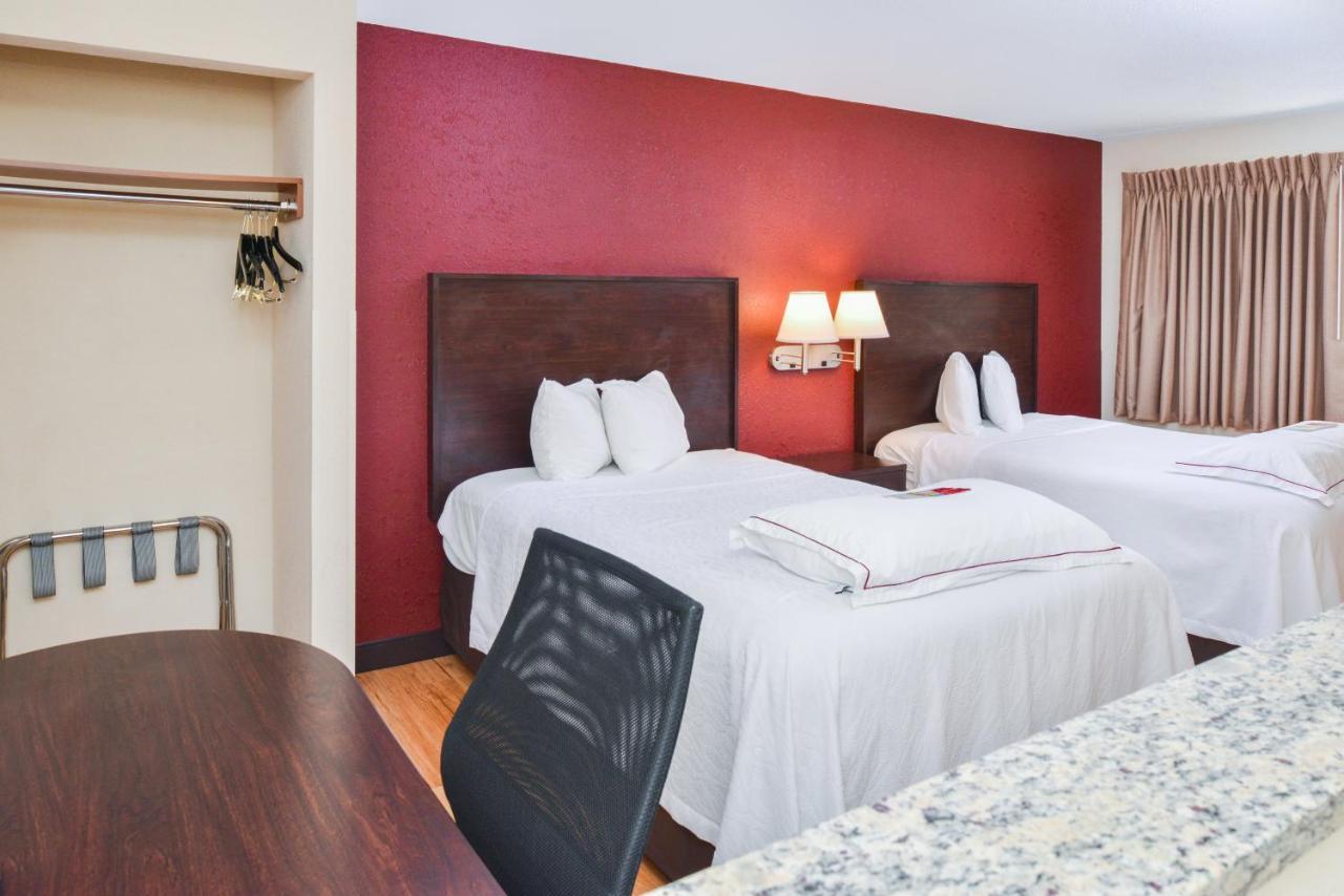 Red Roof Inn Plus+ & Suites Γκίλντφορντ Εξωτερικό φωτογραφία