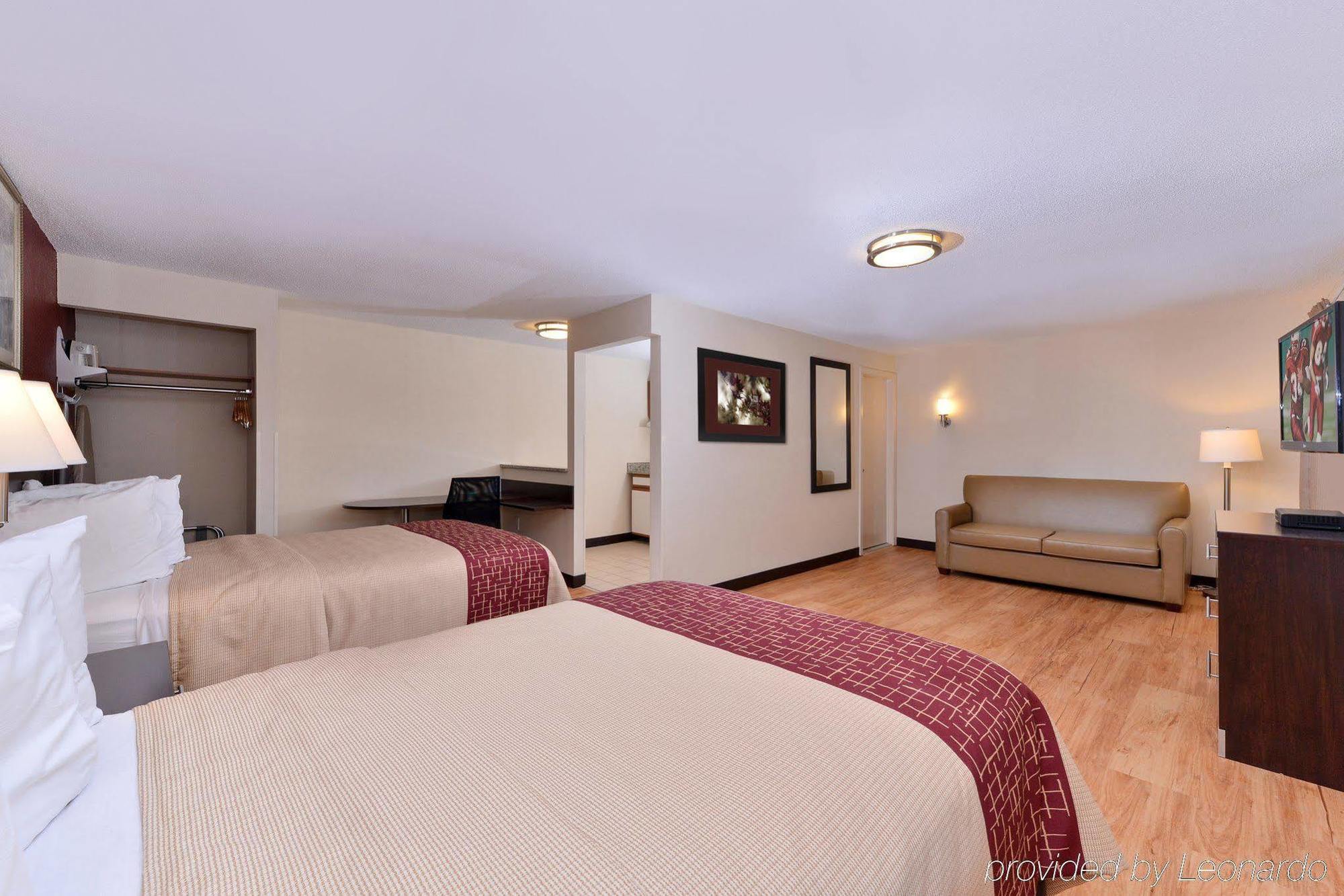 Red Roof Inn Plus+ & Suites Γκίλντφορντ Εξωτερικό φωτογραφία