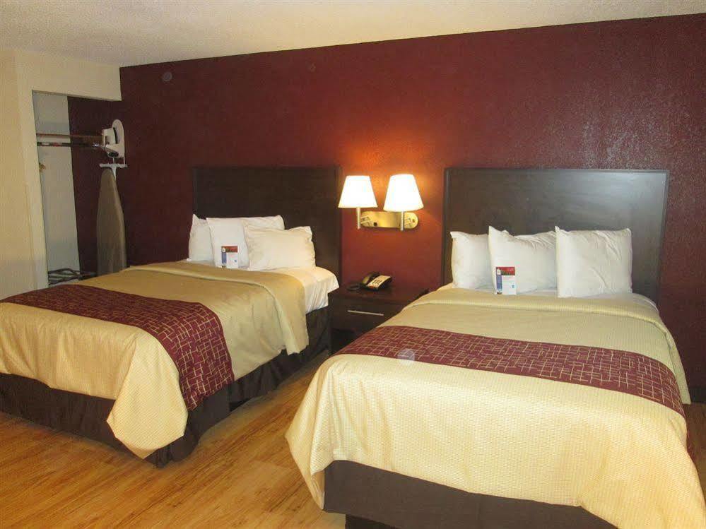 Red Roof Inn Plus+ & Suites Γκίλντφορντ Εξωτερικό φωτογραφία